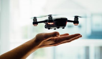 Do robots or humans make better drone pilots?